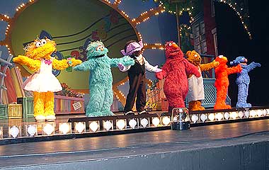 Muppet Central Articles - Reviews: Play With Me Sesame Mall Tour